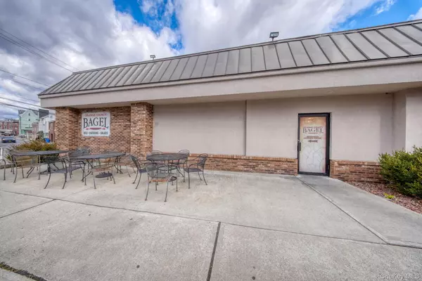 Goshen, NY 10924,151 Greenwich AVE