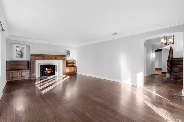 New Rochelle, NY 10804,22 Verdun AVE