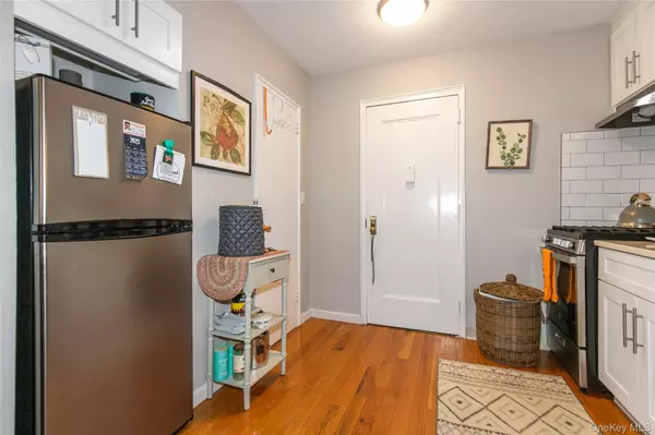 Great Neck, NY 11021,15 Canterbury RD #D6