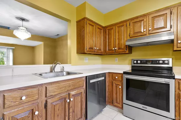 Carmel, NY 10512,1602 Nutmeg DR