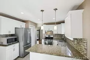 Garnerville, NY 10923,53 Larkin LN