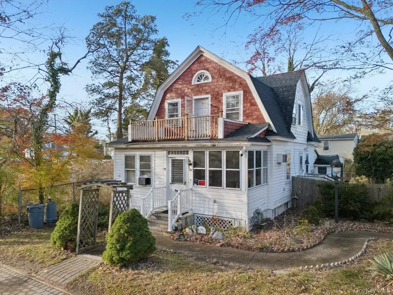 83 Elm RD, Mastic Beach, NY 11951