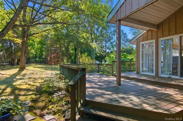 Huntington, NY 11743,18 greenlawn