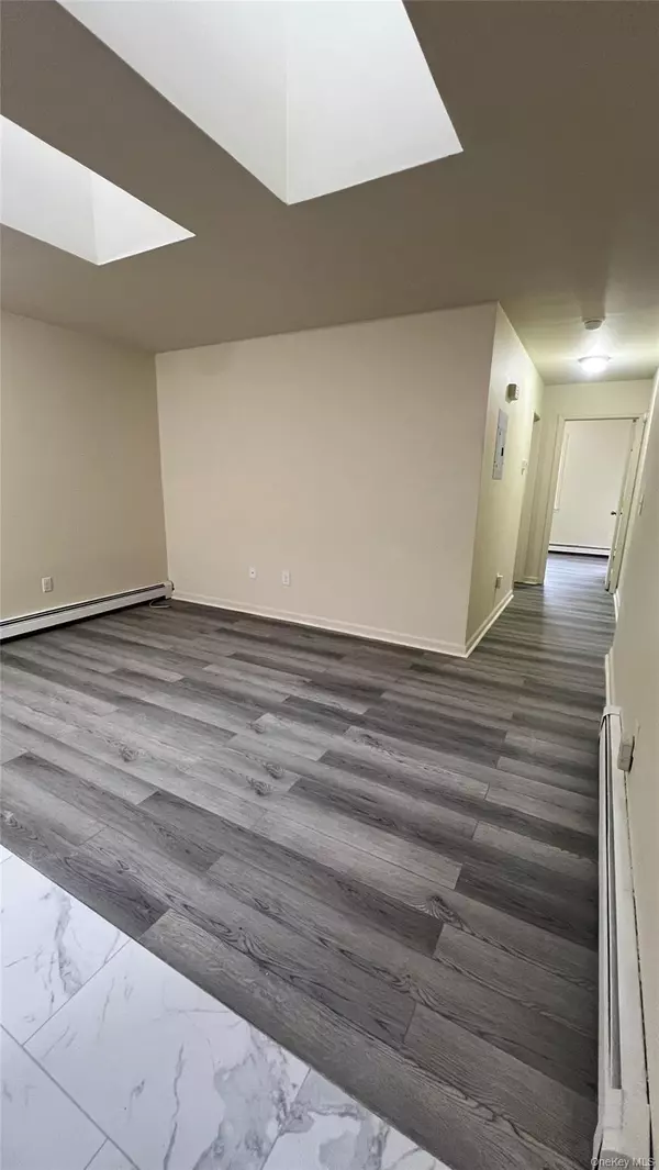 Beacon, NY 12508,27 E MAIN #6