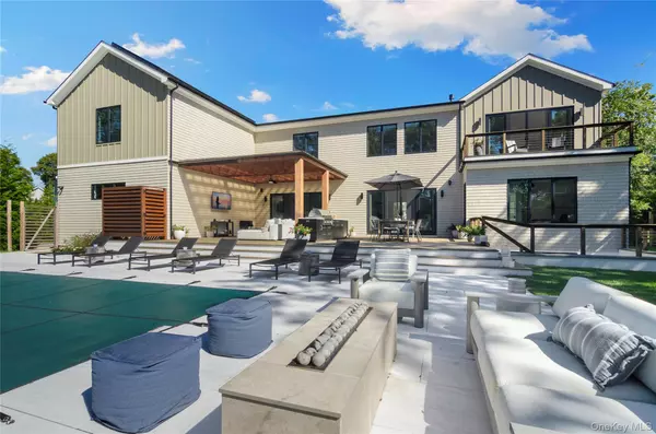 Quogue, NY 11959,4 Piperwoods LN