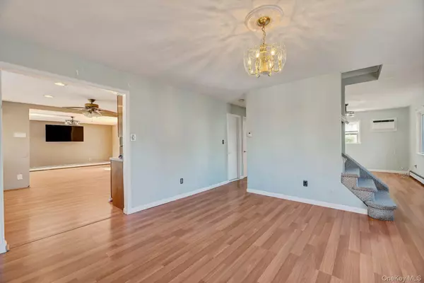 Rocky Point, NY 11778,3 Hazel RD