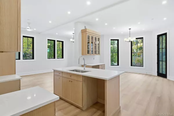 Dobbs Ferry, NY 10522,34 Clinton AVE #5D