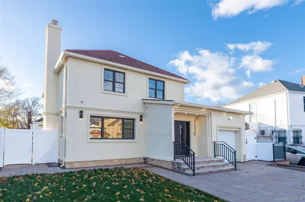 Fresh Meadows, NY 11366,7662 174th ST