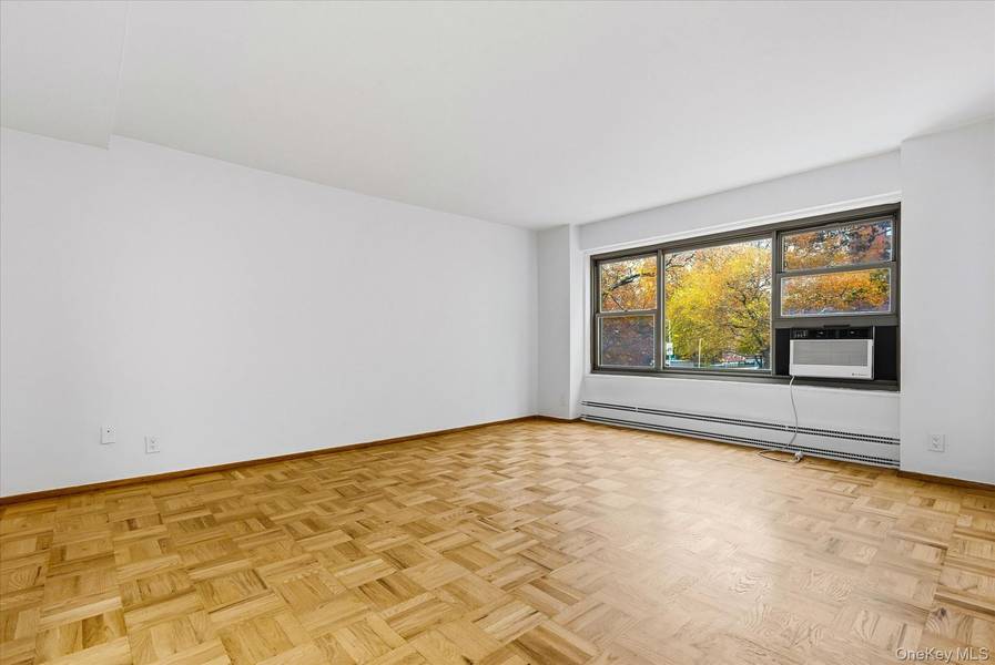 21-85 34th AVE #2D, Astoria, NY 11106