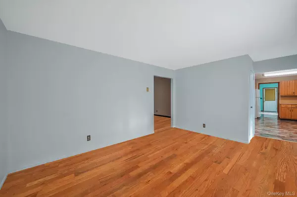 Patchogue, NY 11772,24 E 6th ST