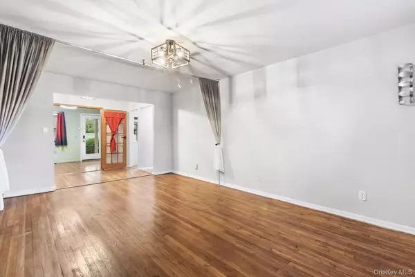 Hewlett, NY 11557,1209 E Broadway #D15