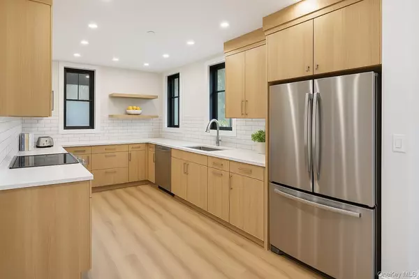 Dobbs Ferry, NY 10522,34 Clinton AVE #9