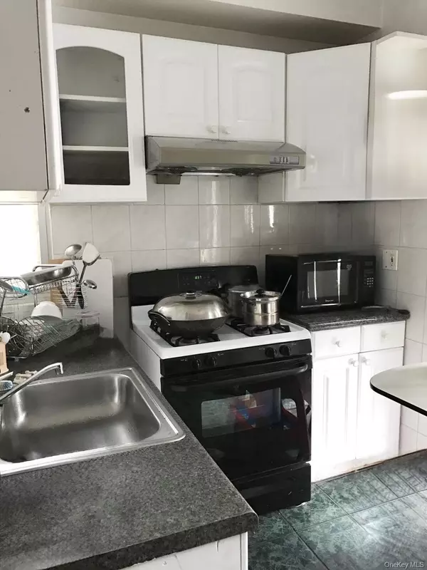 Corona, NY 11368,98-08 Alstyne AVE