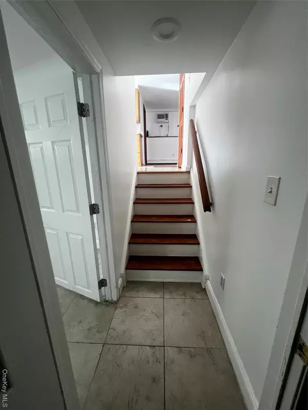 North Babylon, NY 11703,210 Bayshore RD