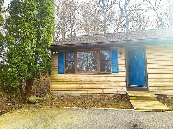 1022 Violet AVE #Apt A, Hyde Park, NY 12538