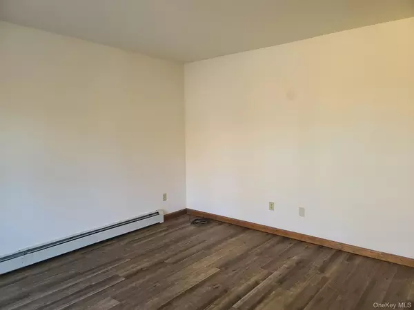 Hyde Park, NY 12538,1022 Violet AVE #Apt A