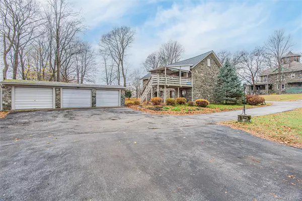 Poughkeepsie, NY 12601,23 Musselman DR