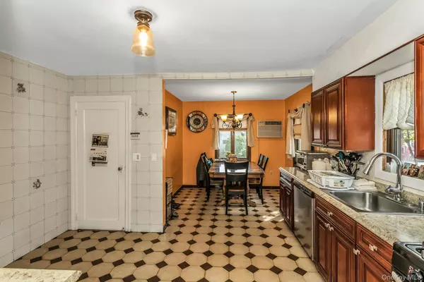 Valley Stream, NY 11580,33 Cleveland ST