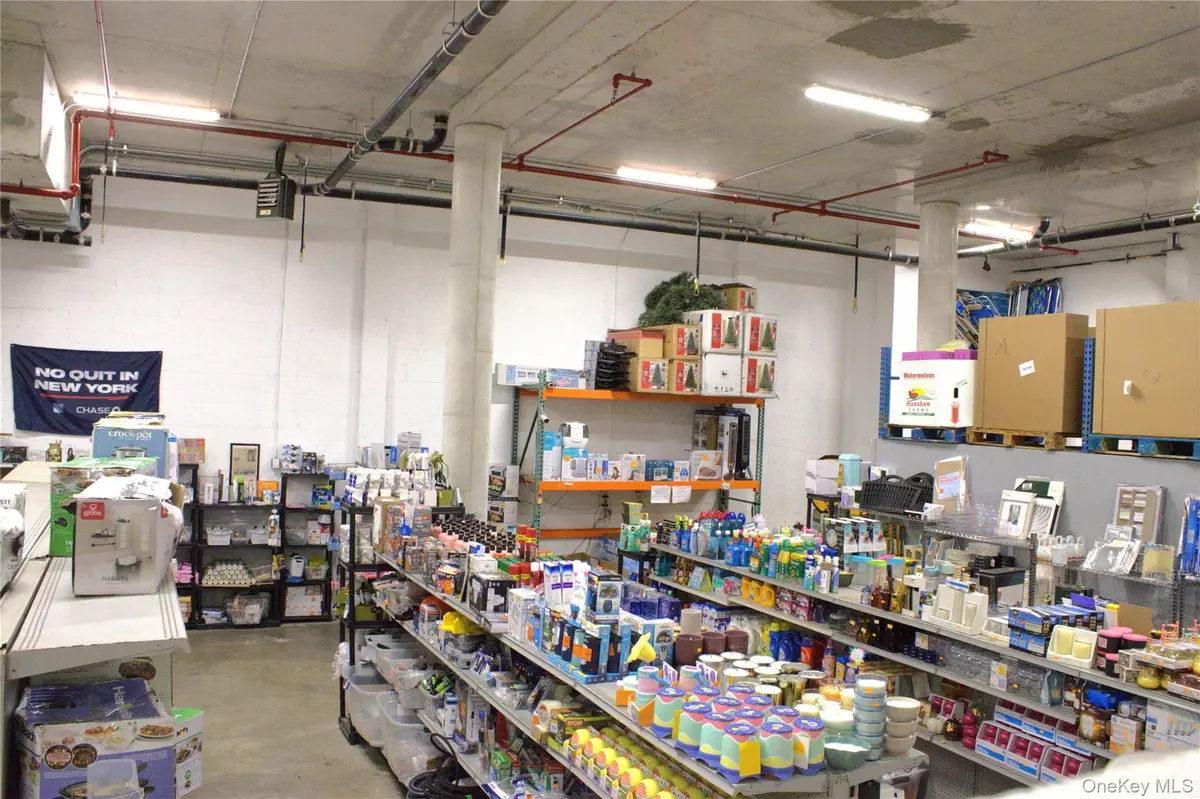 Astoria, NY 11106,3637 31st ST