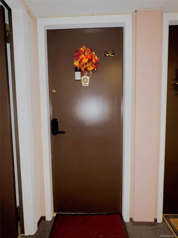 Croton-on-hudson, NY 10520,16 Scenic DR #S