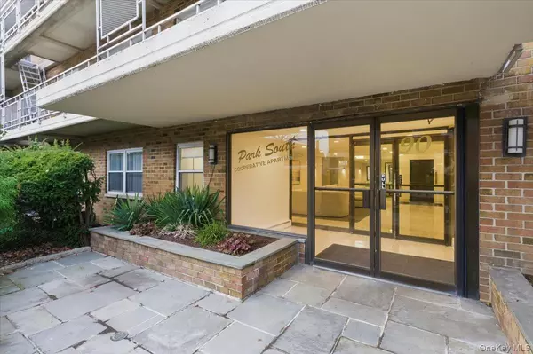 90 S Park AVE #B2, Rockville Centre, NY 11570