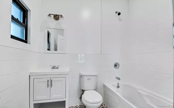 Bronx, NY 10462,1842 Hunt AVE