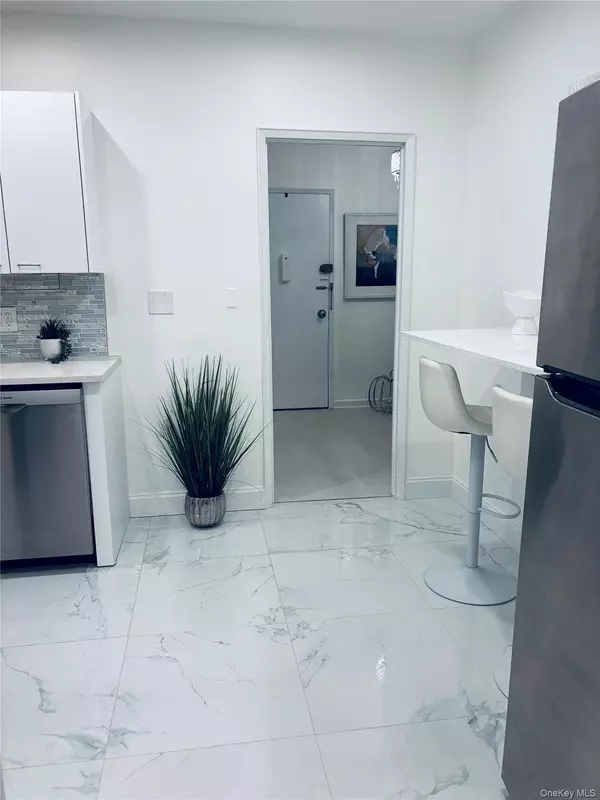 White Plains, NY 10601,16 N Broadway #3E