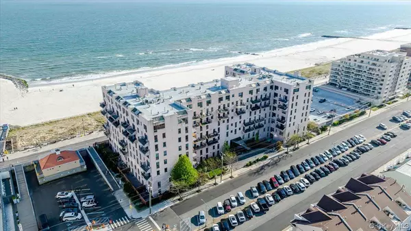 Long Beach, NY 11561,100 W Broadway #6W