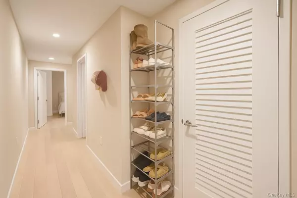 Flushing, NY 11354,131-01 40th RD #11A