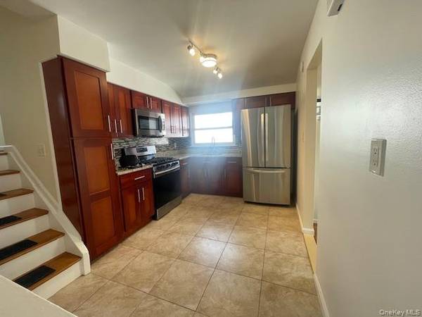 Wakefield, NY 11420,11762 122nd PL