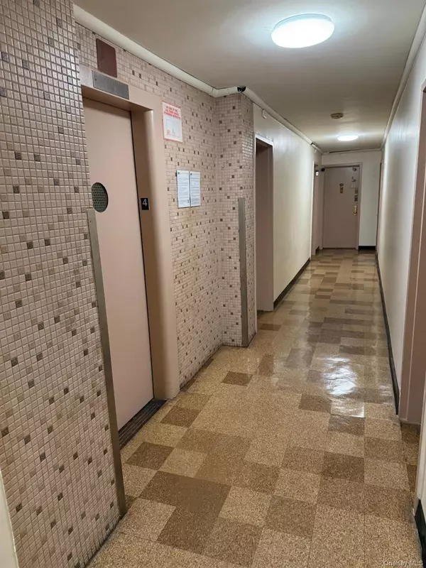 Bronx, NY 10467,3520 Tryon AVE #405