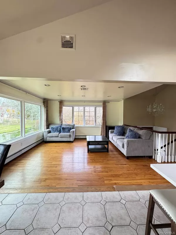 East Patchogue, NY 11772,34 Celia ST #Second Floor