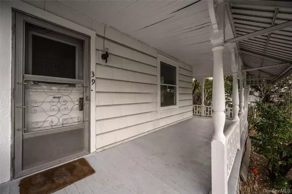 Ossining, NY 10562,39 Hamilton AVE