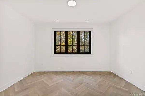 Call Listing Agent, CT 06807,100 E Putnam AVE #304