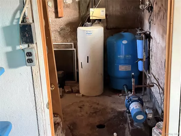 West Nyack, NY 10994,16 Maple AVE