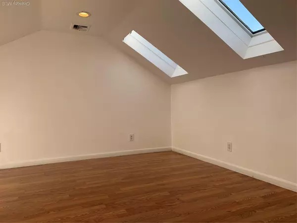 Bayville, NY 11709,14 Bayville AVE #4