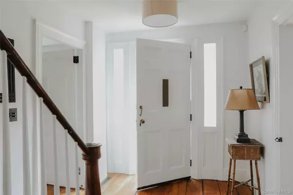 Kinderhook, NY 12184,433 Rapp RD