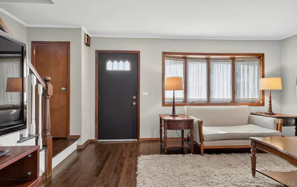 Plainview, NY 11803,58 Virginia AVE