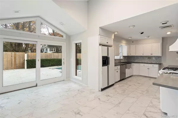 Bayville, NY 11709,9 Oak Shore DR