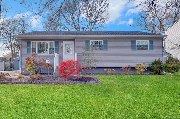 Centereach, NY 11720,7 Winston RD