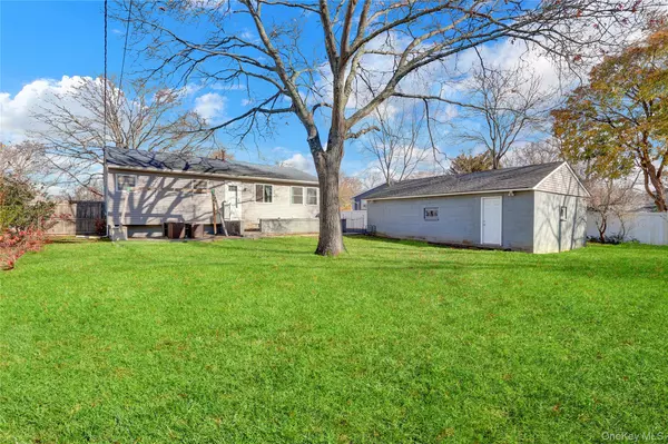 Centereach, NY 11720,7 Winston RD