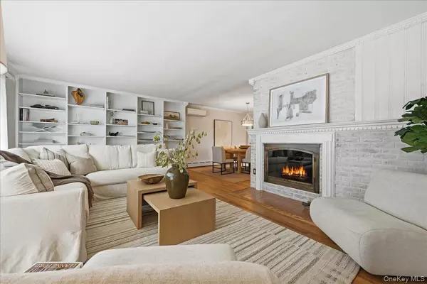 Babylon, NY 11702,89 Woodsome RD