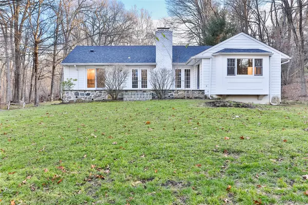 Mount Kisco, NY 10549,65 Red Oak LN