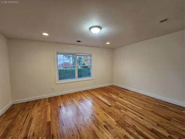 Hicksville, NY 11801,11A 16th ST