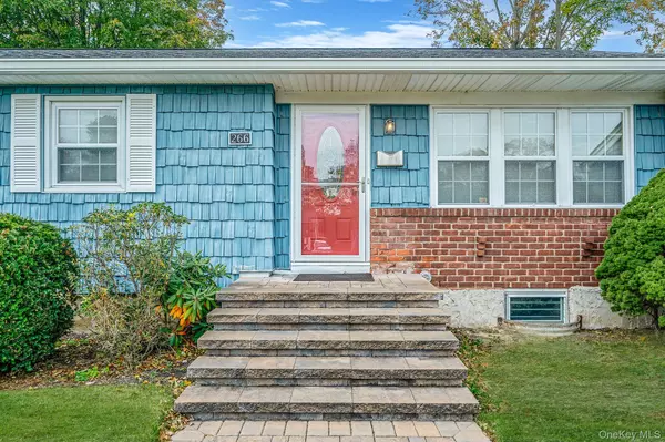 Centereach, NY 11720,266 Tree RD