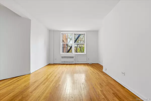 Woodside, NY 11377,60-11 Broadway #4N