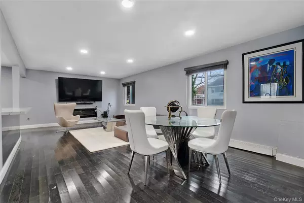 Bayswater, NY 11691,31-14 Healy AVE