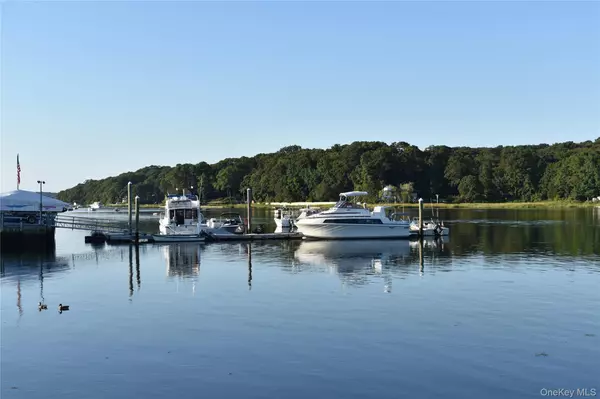 Centerport, NY 11721,100 Centershore RD