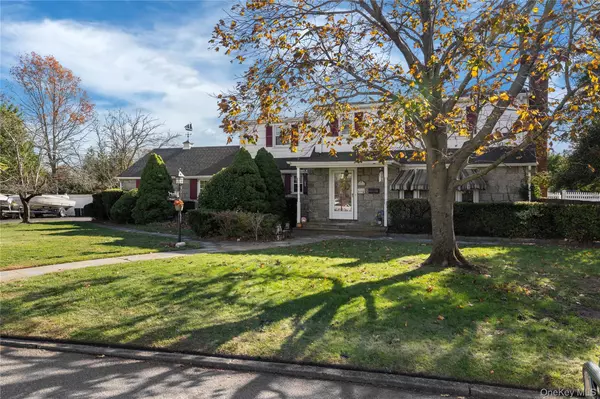 Babylon, NY 11702,6 White Birch DR