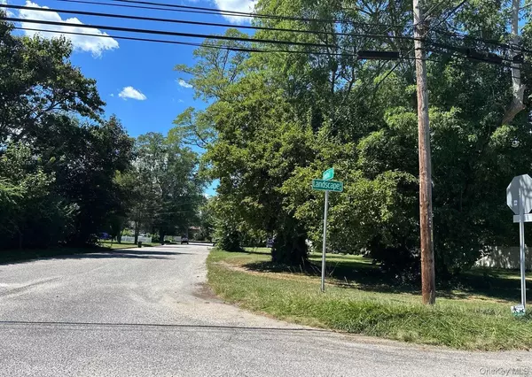 Wheatley Heights, NY 11798,65 Landscape DR